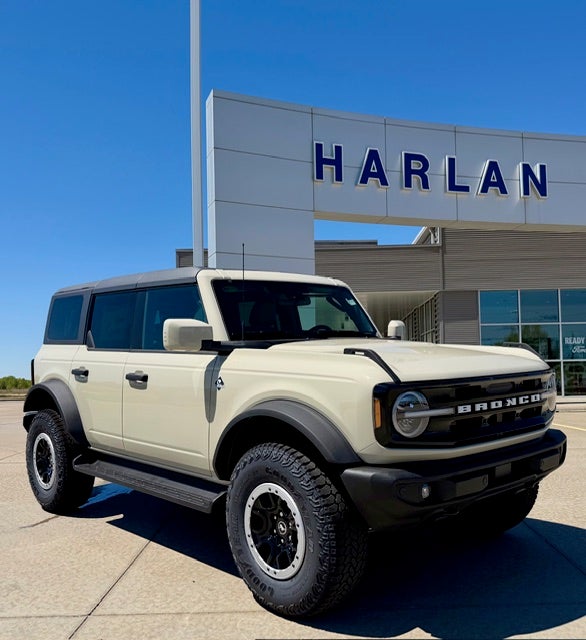 2026 Ford Bronco Outer Banks 4 Door 4x4 in Beige — front three-quarter view