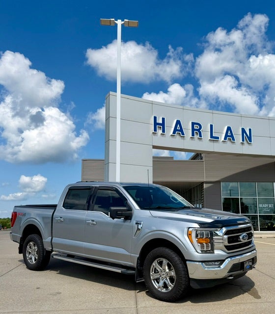 2021 Ford F-150 XLT 4WD SuperCrew 5.5' Box in Gray — front three-quarter view
