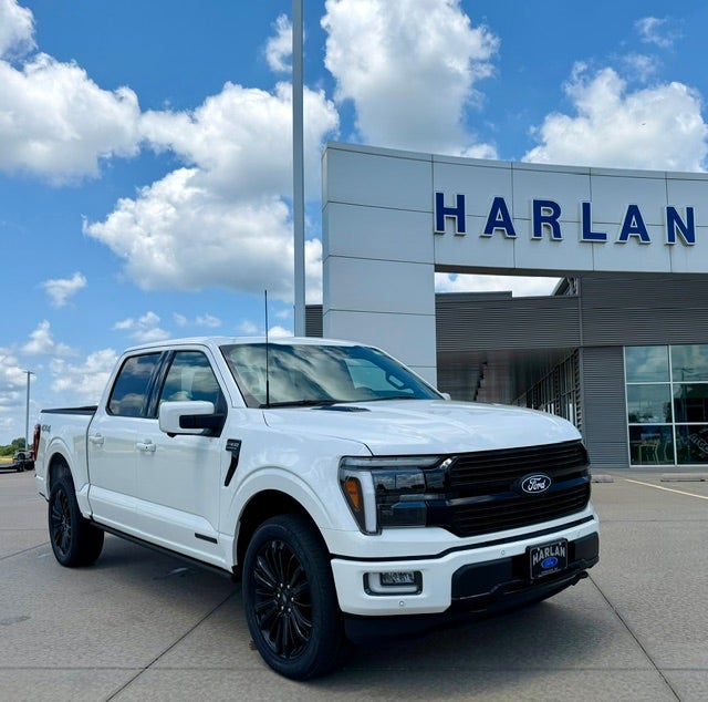 2026 Ford F-150 Platinum 4WD SuperCrew 5.5' Box in Star White Metallic Tri-Coat — front three-quarter view