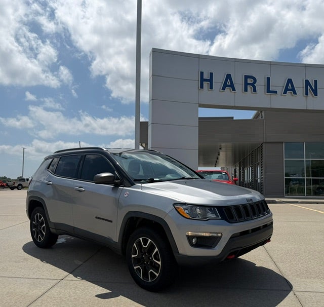 2020 Jeep Compass Trailhawk 4x4 in Billet Silver Metallic Clearcoat — front three-quarter view